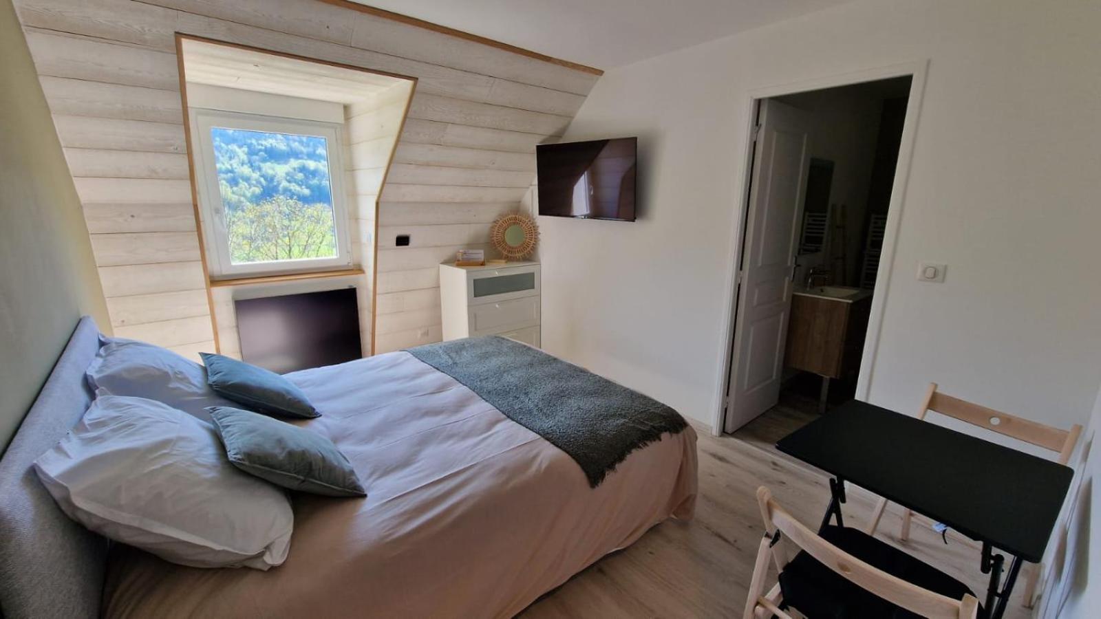 La Gentiane Bed & Breakfast Le Falgoux Exterior foto